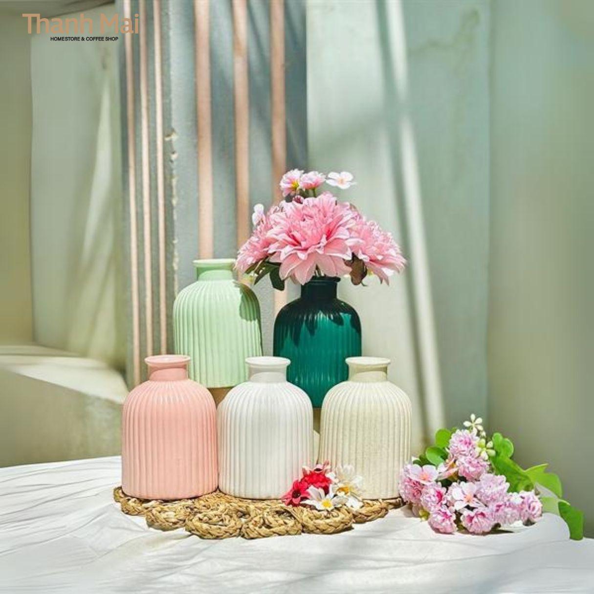 Mẫu bình hoa gốm sứ Bát Tràng tao nhã cắm hoa ngày tết