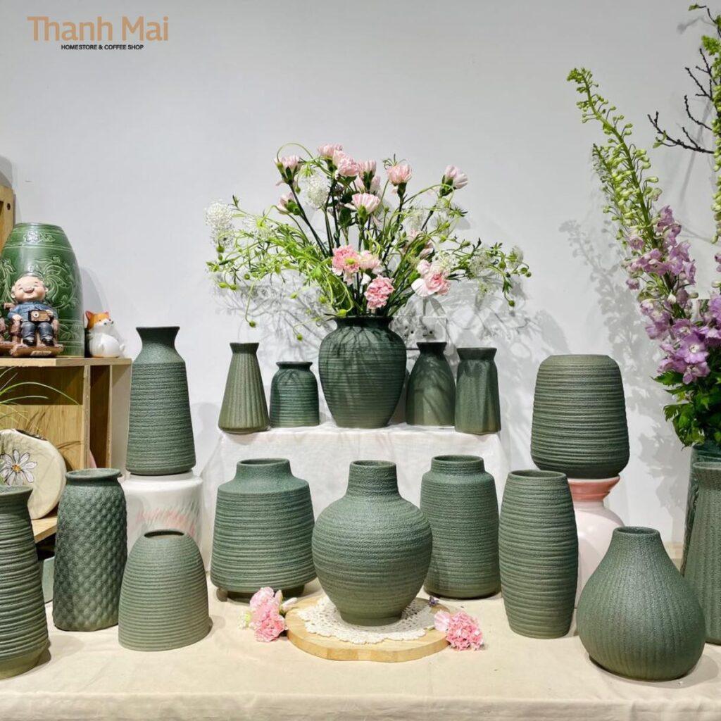 Mẫu bình hoa gốm sứ Bát Tràng tao nhã cắm hoa ngày tết